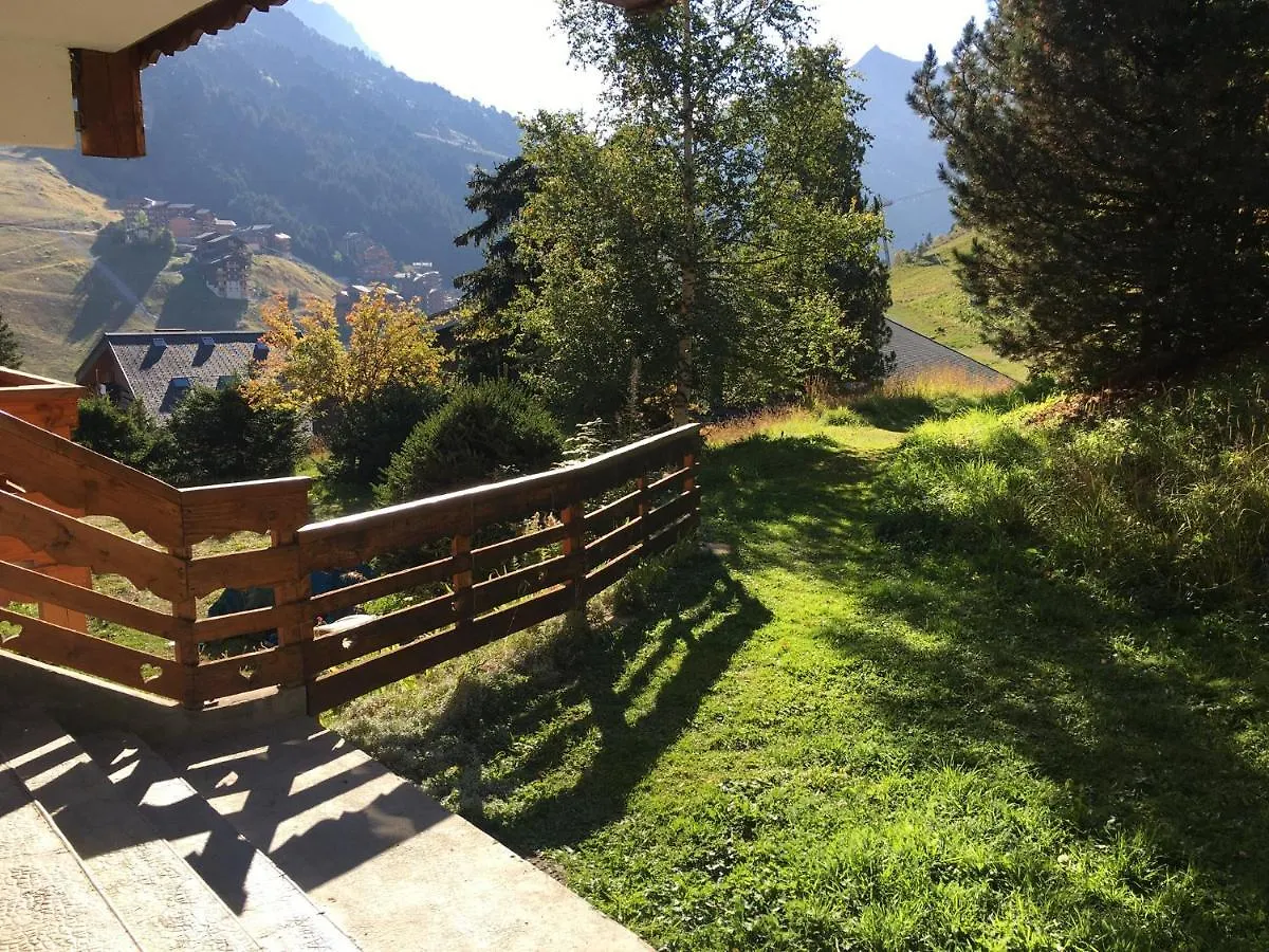 Apartment Mont Vallon Lodge: Ski-in/Ski-out Comfort near Méribel Center France